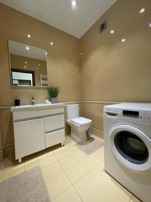Sky House Premium Apartment In City Center Chisinau Bagian luar foto